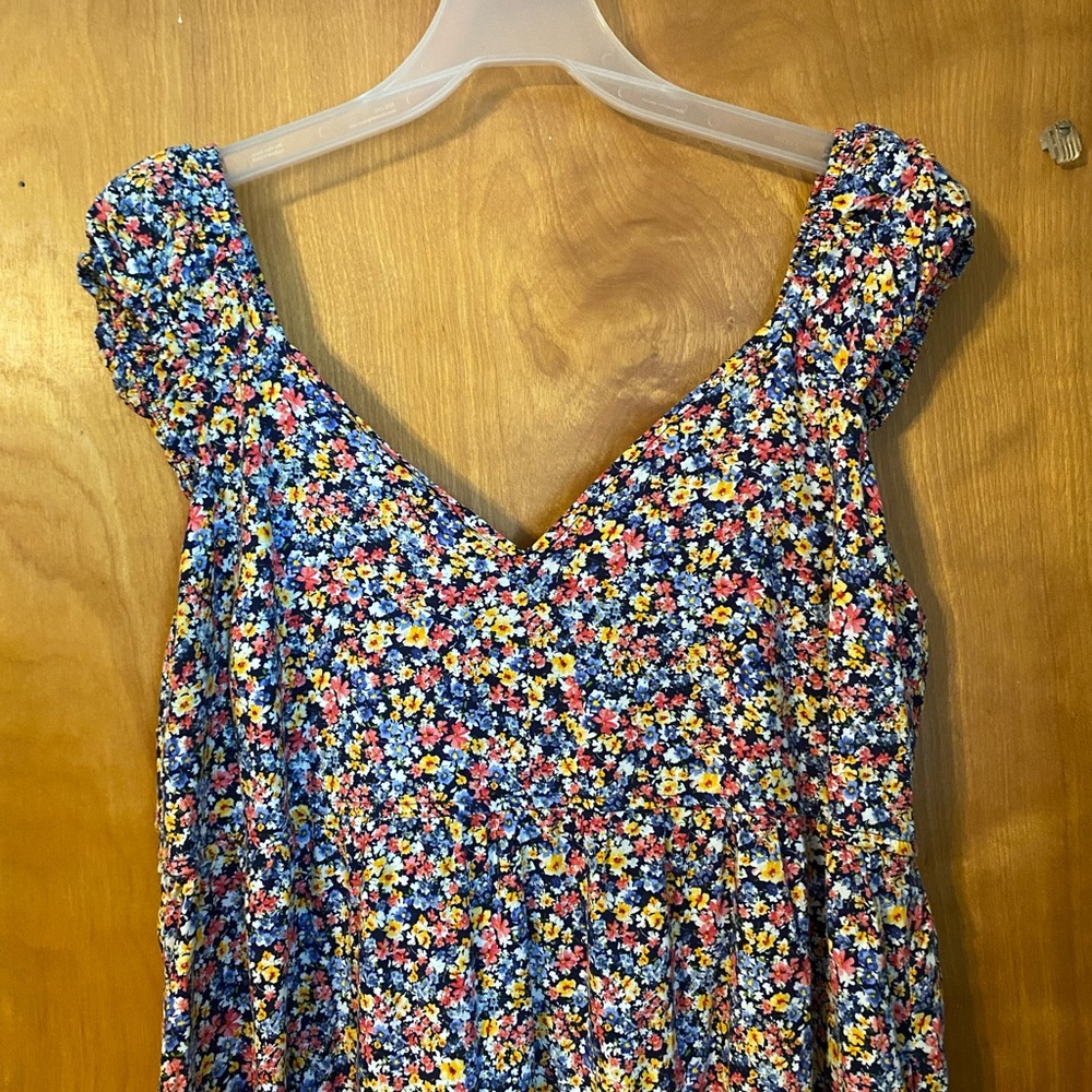 NWOT floral maxi sundress - Picture 4 of 10